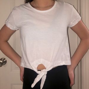 PacSun Me to We White Tee with Flower Detailing